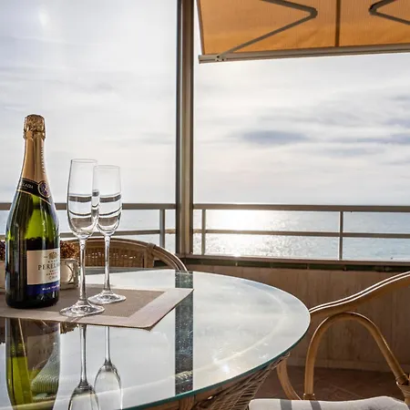 Apartment Spacious With Sea View Terrace In